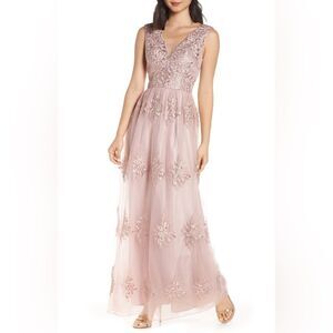 Aubree Embroidered Mess Evening Dress
Chi Chi London